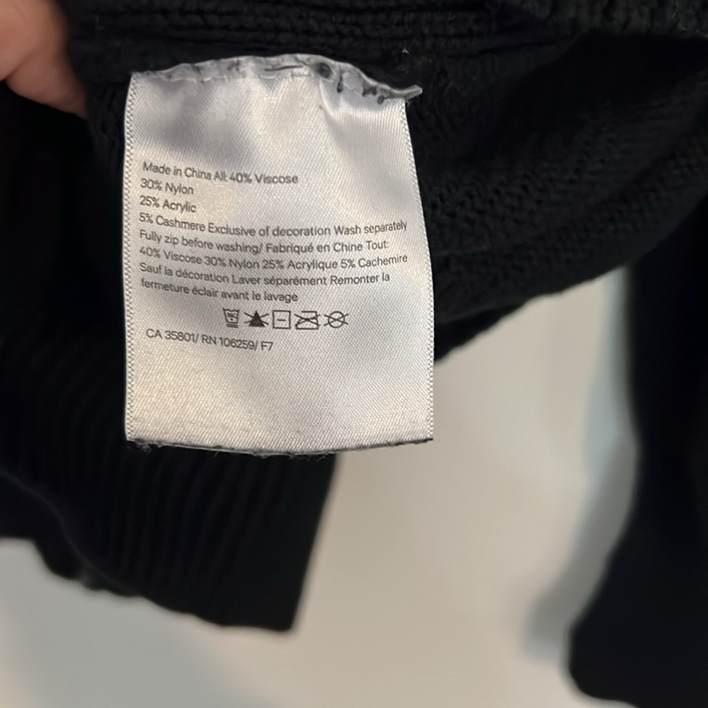 Lululemon black hooded zip up sweater, size XL - Picture 6 of 6